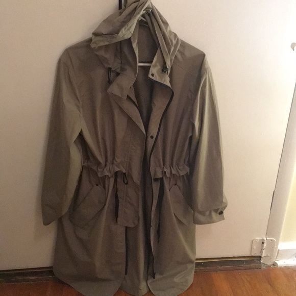 everlane raincoat